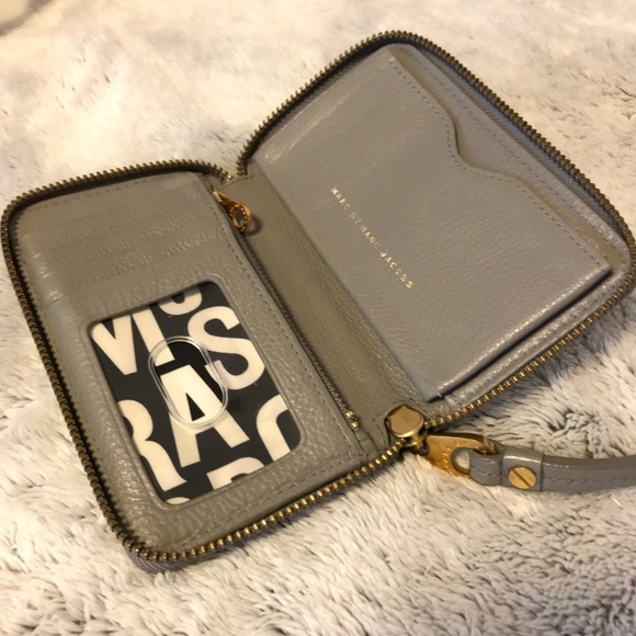 Marc by Marc Jacobs Grey Leather Wristlet - Picture 4 of 8